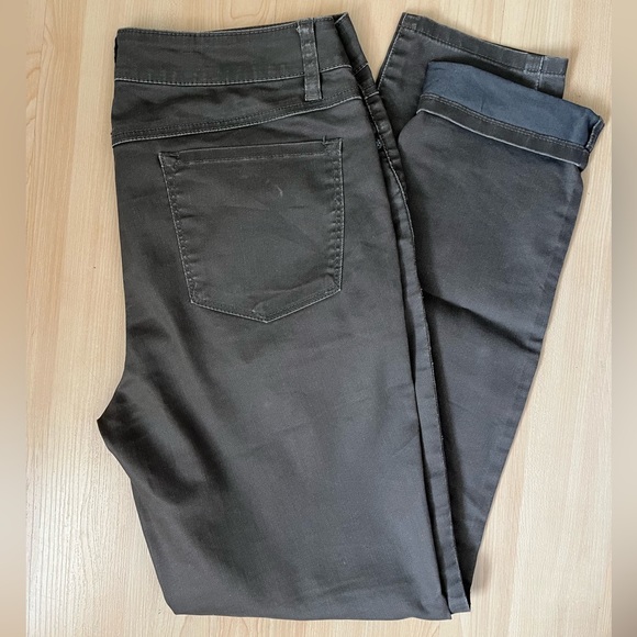 Brown straight leg pants. Only worn once or twice, in perfect condition! - Picture 2 of 4